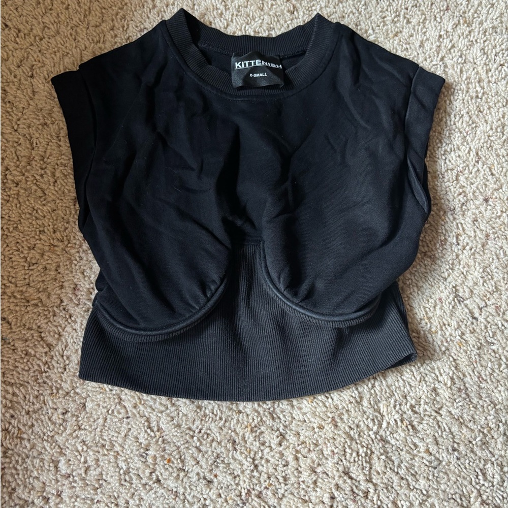 Kittenish Black Sleeveless Cropped Muscle Tee